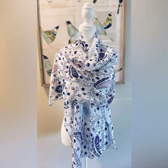 Amber Rose Rockmans Paisley Floral Blue, Pink & White Scarf $15 (RRP $40)🕊️💛. - Picture 4 of 4